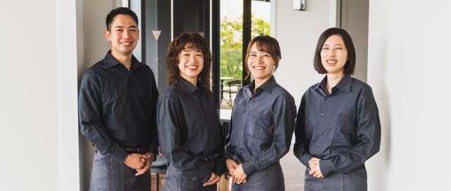 人の特別な一日に関わる仕事。未経験でもOK！｜横浜マリンタワーアルバイト