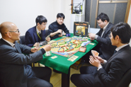 ゲームで遊んでいるように見えますが、実はこれも立派な研修です！