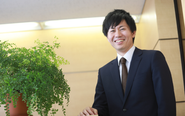 入社半年後から取締役に抜擢された専務取締役の鈴木。日々実感しているのは「社員の大切さ」。