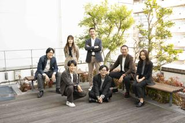 「撮影するよー」の声掛けに役員も若手も集合！