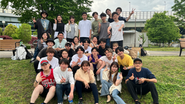 年に一度の運動会や、週一で開催している社内Barなどポジション・年齢を超え、『本音で語りあえる環境、つながり』を大切にしています。
