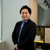 松井　 大輔