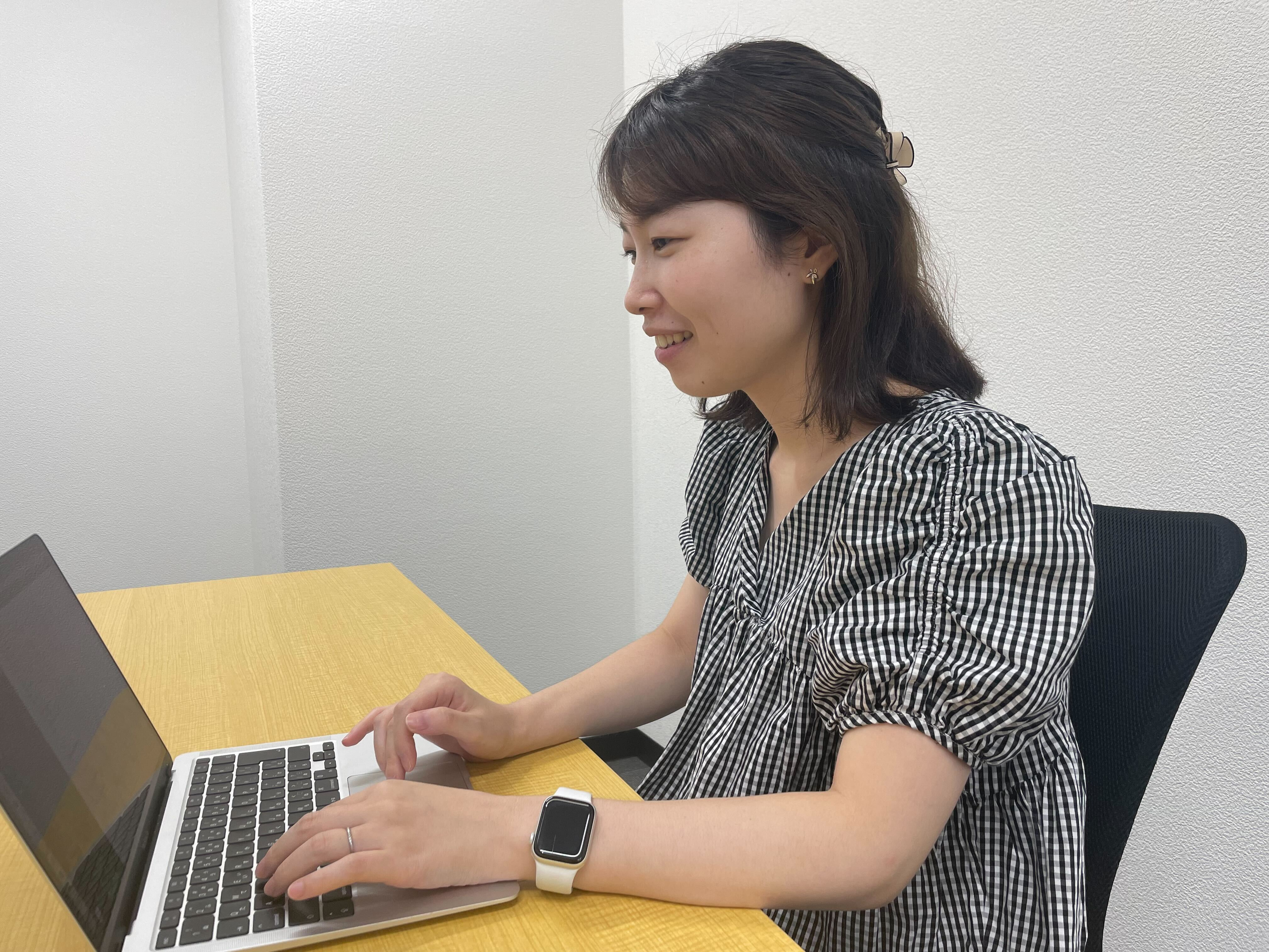 社員インタビュー✨スナックミーの根幹であるおやつをつくる商品開発でのやりがい、大変さとは？🤔育児と両立するママ社員の今と未来について