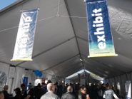 オープンソースへの貢献やグローバルでの活躍を奨励しており、エンジニア各々の積極的な活動を会社も支援しています（写真はStartup Grind 2018への参加の様子）