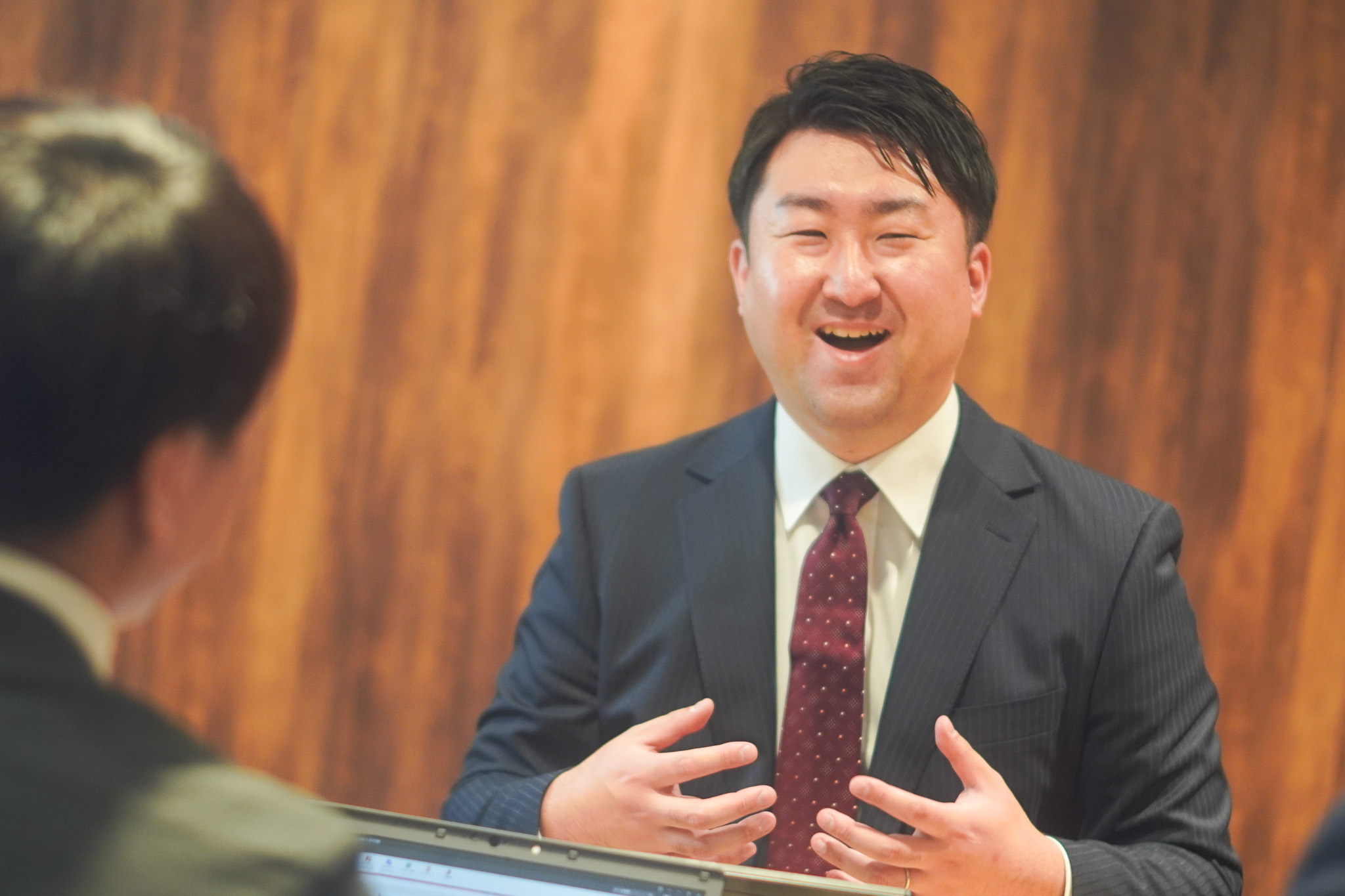 営業マンから転身！企業の課題解決に寄り添うコンサルタントへインタビュー！