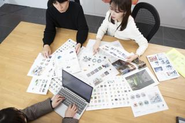 webチームでミーティング中