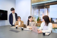 20代後半から30代前半の社員がメイン層です！入社したメンバーのほとんどがセカンドキャリアをCONVICTIOで築いています！！！活気がある雰囲気で楽しく学習も出来ますよ。