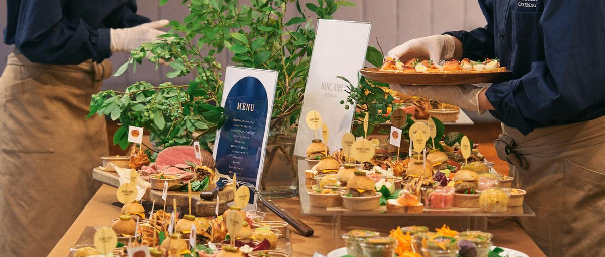 オーダーメイドケータリングの空間装飾、フードの調理、盛り付けのお仕事！