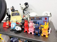 社内には玩具がたくさん