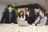 年次・性別に関係なく多くのメンバーが活躍中。明確なキャリアルートが、あなたの成長をサポート！