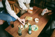 オフィスとカフェとギャラリーを兼ねた新しい形態のコワーキングスペース。