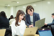 現在アルバイト含め100名ほどのメンバーが在籍しています。