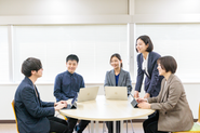 AiCANサービスは、アプリの導入後の支援やサポートだけでなく、自治体の課題解決に向けて業務改善を提案し、職員様に伴走します。