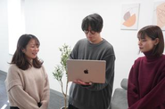 執務室での様子