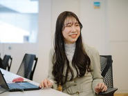 バックグラウンドは違えど「医療をもっと良くしたい」という思いは同じ。皆が感じたことのある医療の課題感を忘れずに、目の前の仕事と日々向き合っています。