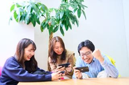 【エンタメ好きの仲間がたくさん】休憩時間は趣味の話しで盛り上がることも♪