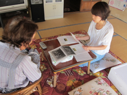 足を使って地域資源を掘り起こします。