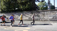 メンバー自身が動く目的を掲げ、100km以上を走破するウルトラマラソンへの挑戦や、40km以上の山手線一周ランなど、日常の中で「動きたい」という気持ちに火をつけるために、ユーザー視点でチャレンジするメンバーが集まっています。