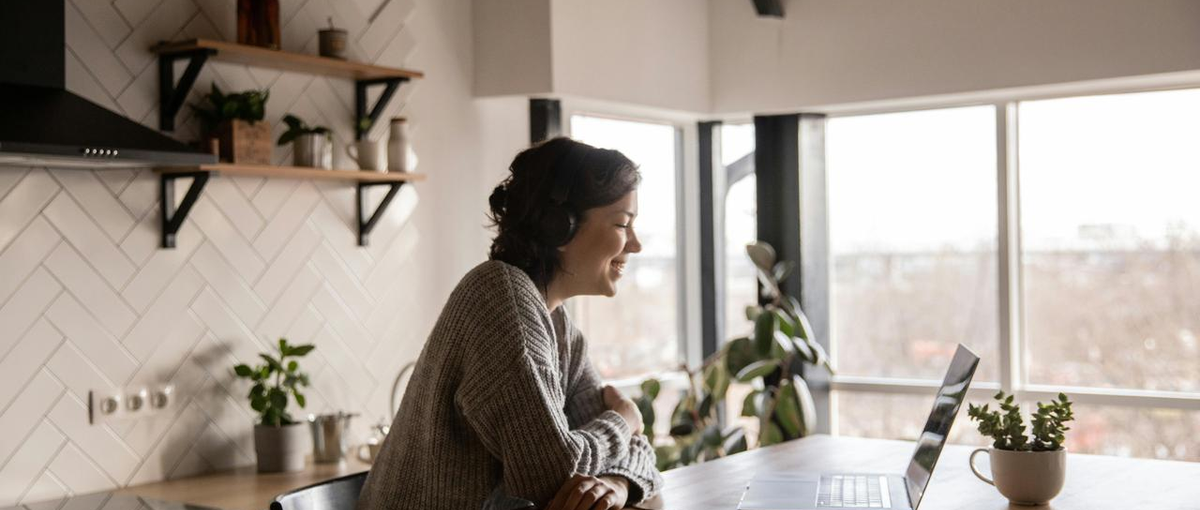 全国から勤務可能！ITスタートアップの法人営業担当を大募集！！