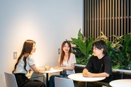 自分のアイディアをサービスに反映し易いのも完全自社サービスの特徴です。入社時期を問わず意見を出しやすいフラットな環境です！