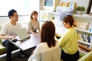 本部は東京・中野にあります。その他、都内に3拠点、岩手県、宮城県、福島県、島根県にそれぞれ1拠点を運営。