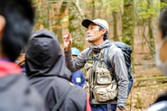 富士山麓の自然を案内することがメインの仕事です。子どもから大人まで、個人旅行から団体旅行まで、対象者に応じて様々な様々なプログラムを実施しています。森・川・湖ー自然は私たちの仕事場であり、遊び場です。