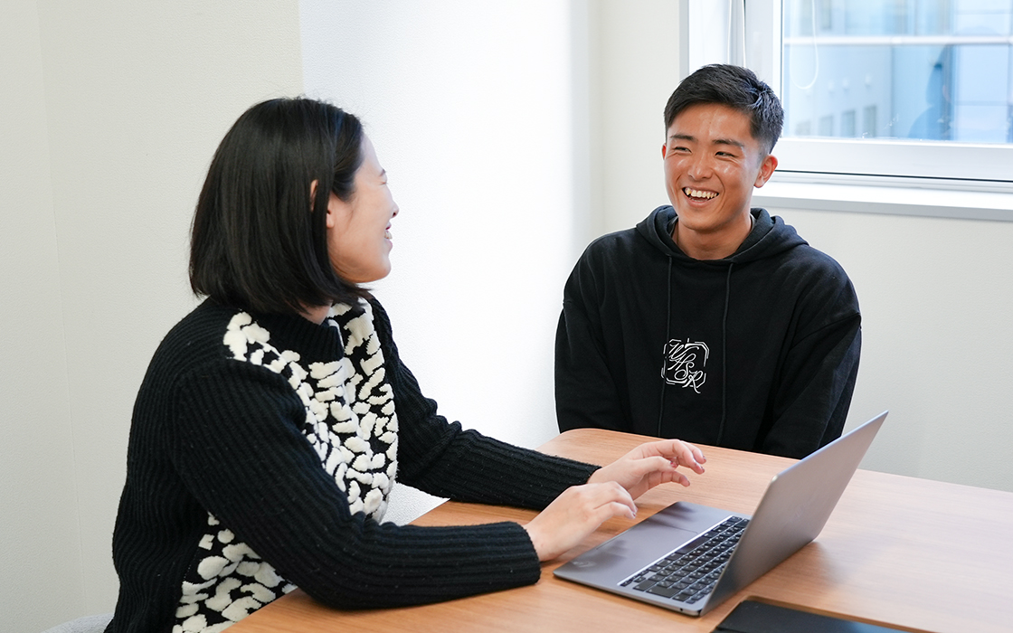 【長期インターン募集中】現役インターン生にインタビュー！フィットネスのベンチャー企業で身に付く「ライティング」×「情報収集」スキル