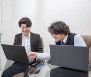 先輩後輩の仲のいい職場です！