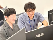 企画段階から関わるモノづくりなので、チームでよく対話を重ねます