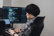 大阪本社｜PHP,Laravelで開発できるエンジニアを探しています！