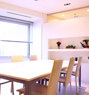 白を基調としたオフィスです