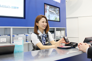 主要空港にあるカウンター。『グローバルWiFi』や『NINJA WiFi』の貸出をしており、外国からのお客様がいらっしゃいます。