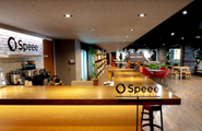 「Speee Lounge」というカフェスペースでは、ランチはもちろん、コーヒーを飲みながら仕事もできます。