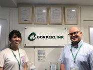 オフィスでは英語が飛び交っています！※職種によっては英語力がなくても全く問題ございません！