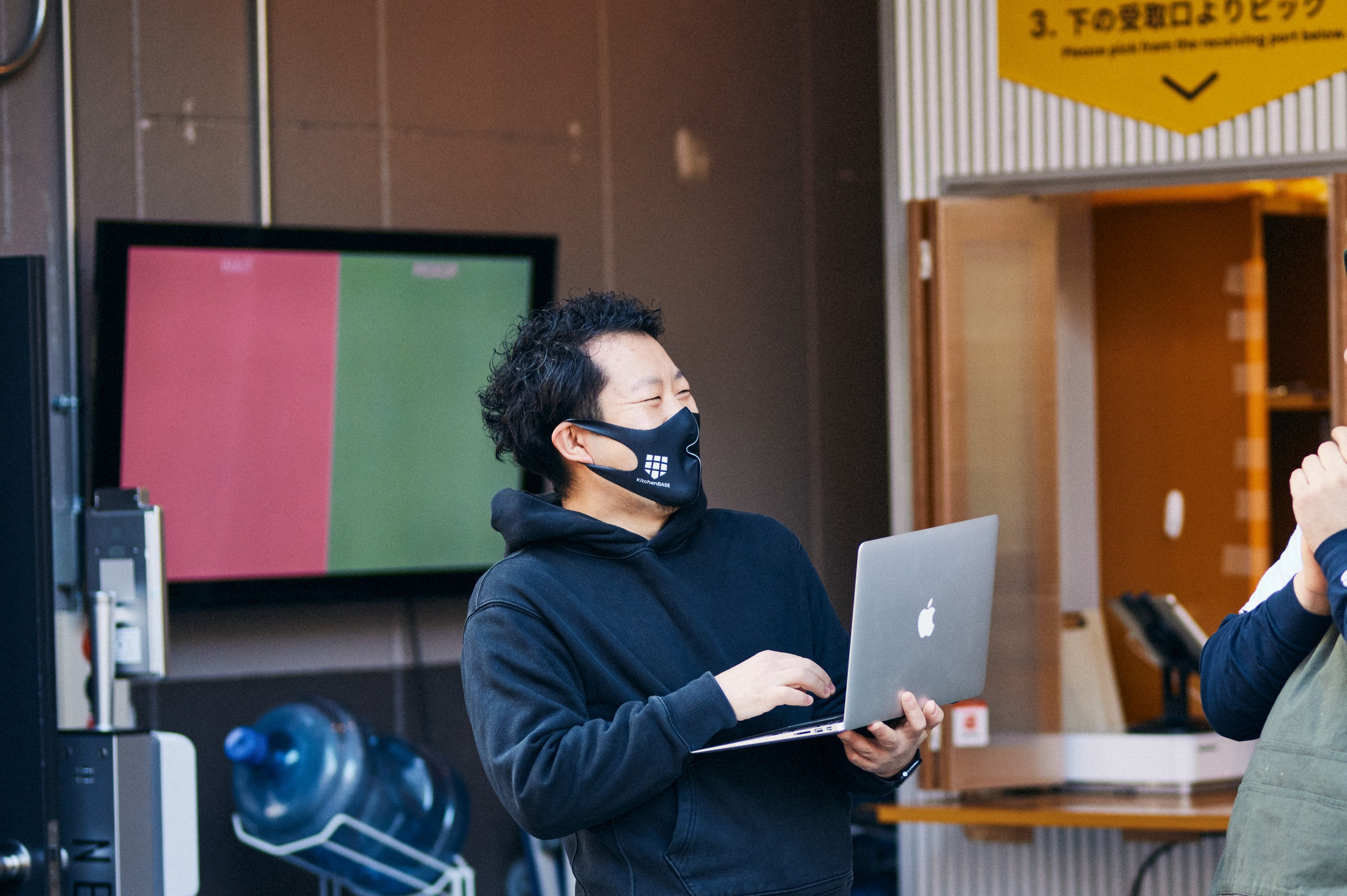 「もっと仕事をしたい」と思い続けられる理由とは！？好きなこと・得意なことを仕事にして楽しく働く秘訣を伺ってきました！　サイトスーパーバイザー 泉澤陽平さん 【KitchenBASE スタッフインタビュー】