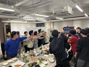 手元に写真ないので、一旦この間のオフィス飲みでも載せときます