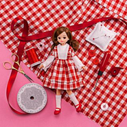 リカちゃんと共同開発したサステナブル商品を展開