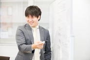 当社の社長が理事を務める資格発行の協会と連携し、学びを深めることができます。