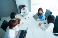社員全体で一丸となって目標達成すべく動いています。