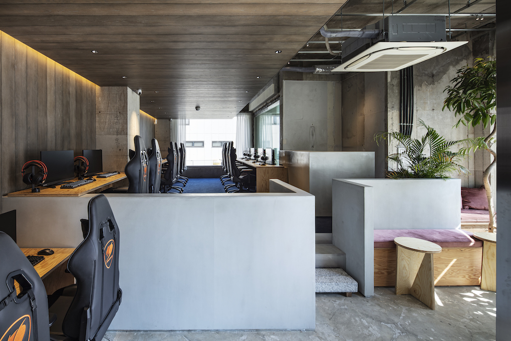 【日本経済新聞 掲載】シニア層にも広がるeスポーツに〈eスポーツジム〉が有効と取り上げていただきました！