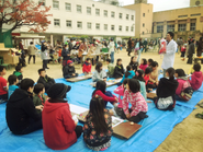 小学校での科学実験授業