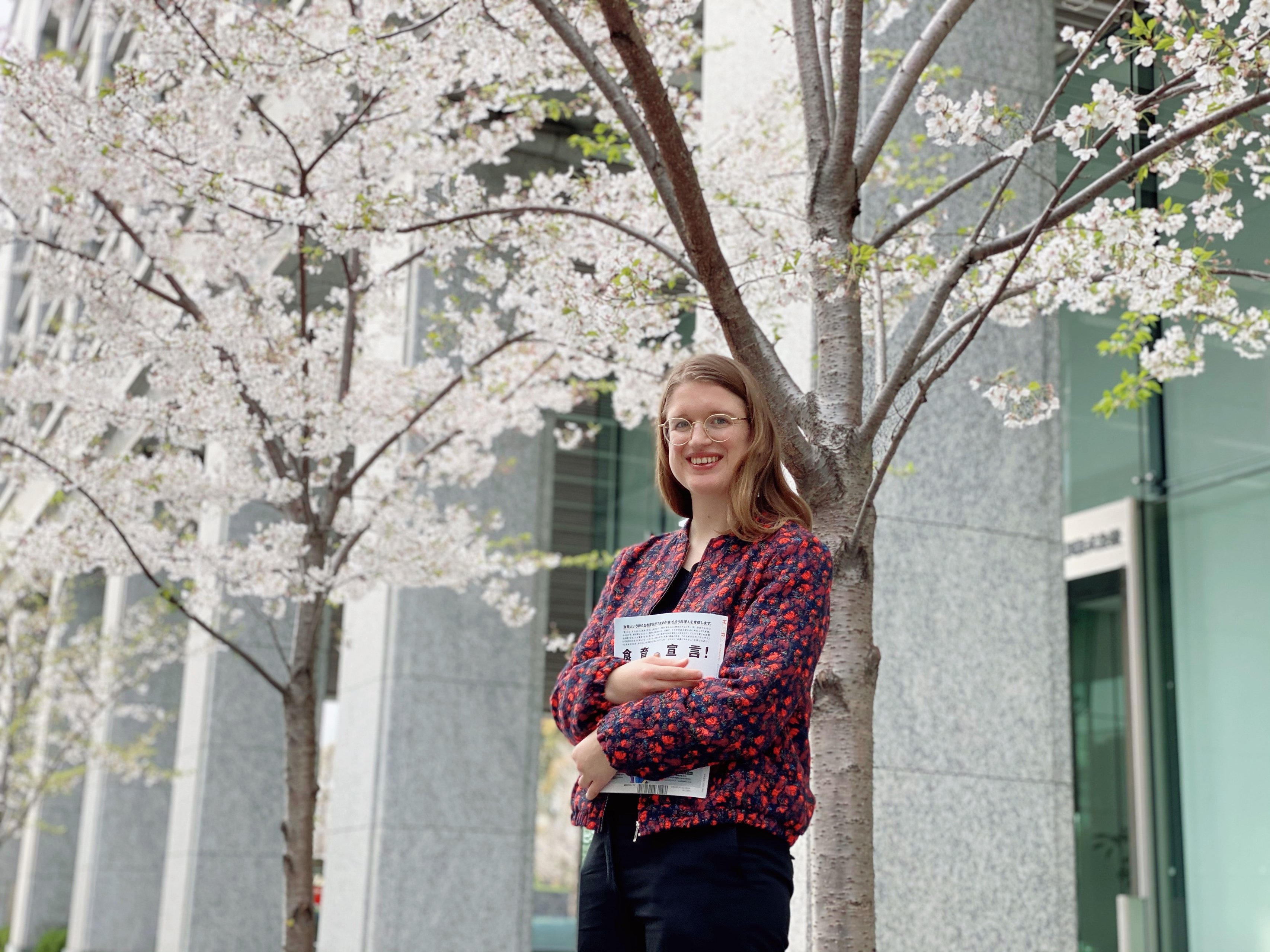 新卒でフージャースを選び、日本と海外をつなぐホテル作りを目指す、サラの挑戦