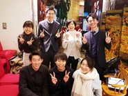 白潟総研の大阪メンバー！　前列がインターン生、後列が社員です！