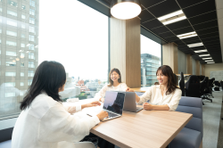 女性の変化に伴走する—自己肯定感を高める恋愛サービス営業職