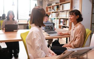 本部は東京・中野にあります。その他、都内に3拠点、岩手県、宮城県、福島県、島根県にそれぞれ1拠点を運営。