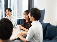 ベンダーと社内の間に立って、物事を前に進める