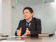 ビジネスマッチングサイト『比較ビズ』を展開する同社。長く続く不況の中で生まれた「中小企業を支援したい」という思いの下、代表・尾池が設立した。