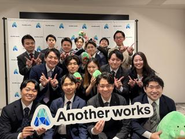創業1期目から新卒入社社員を迎え、年次関係なく活躍できる会社です。毎年新卒向けに内定式及び入社式など式典を執り行っており節目を大切にしています。内定者にはセレモニーを企画し、Jリーグのツエーゲン金沢様やBリーグ福島ファイヤーボンズ様で冠試合及びセレモ二ーをさせて頂きました！27卒、28卒の仲間も絶賛募集中です！