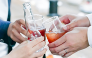 社内イベントで乾杯！