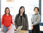 本当に良いサービスを提供してくために、部署を超えて協力しあって仕事を進めます。